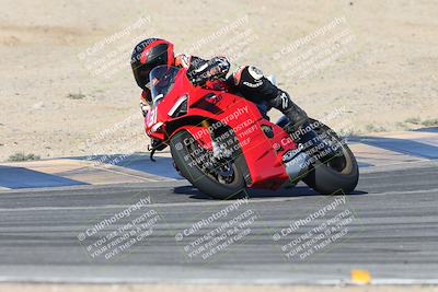 media/Nov-16-2025-Race Pace (Sun) [[8c5fa54630]]/Verified Riders/1-Turns 9 and 10 (925am)/